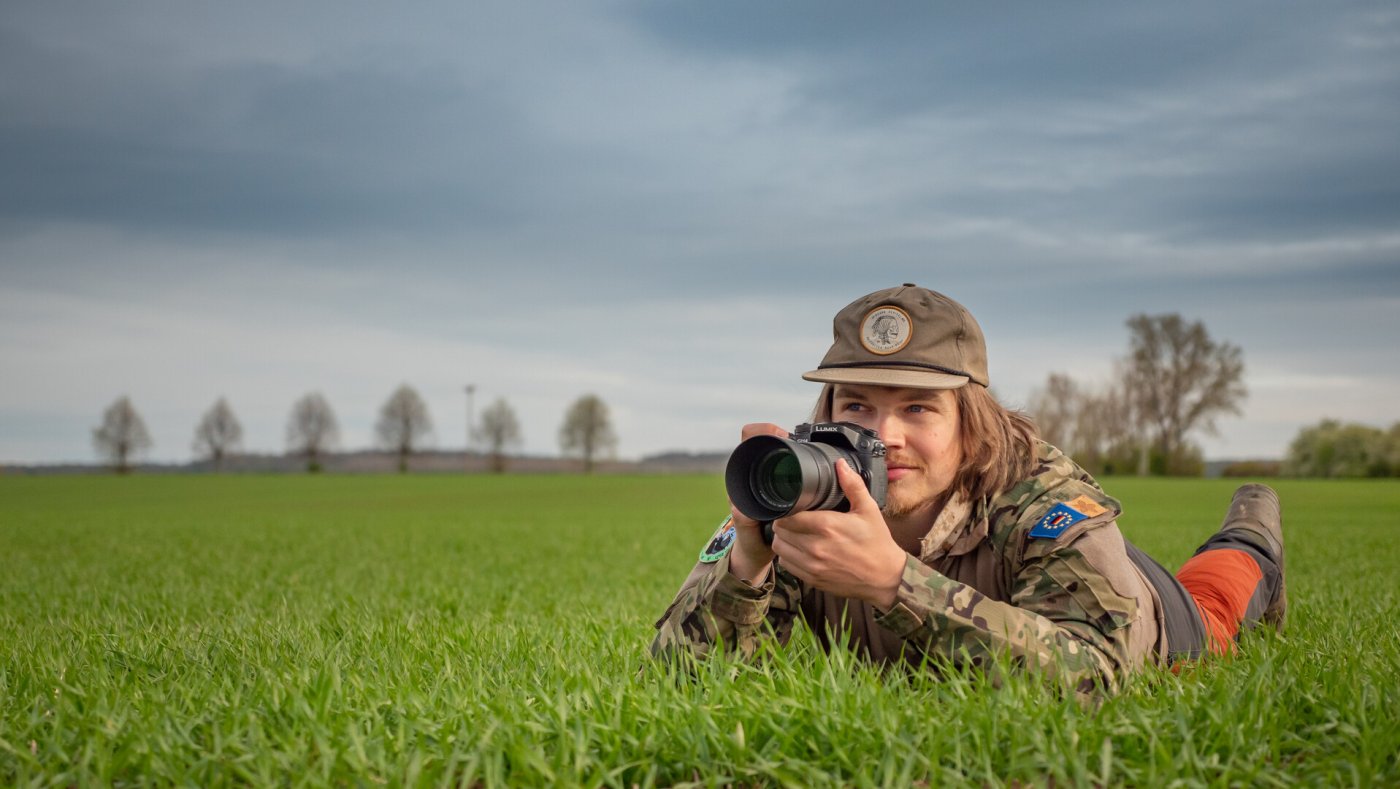 Fast drei Jahre lang beobachtet der Naturfilmer und Ökologe David Cebulla freilebende Feldhamster.