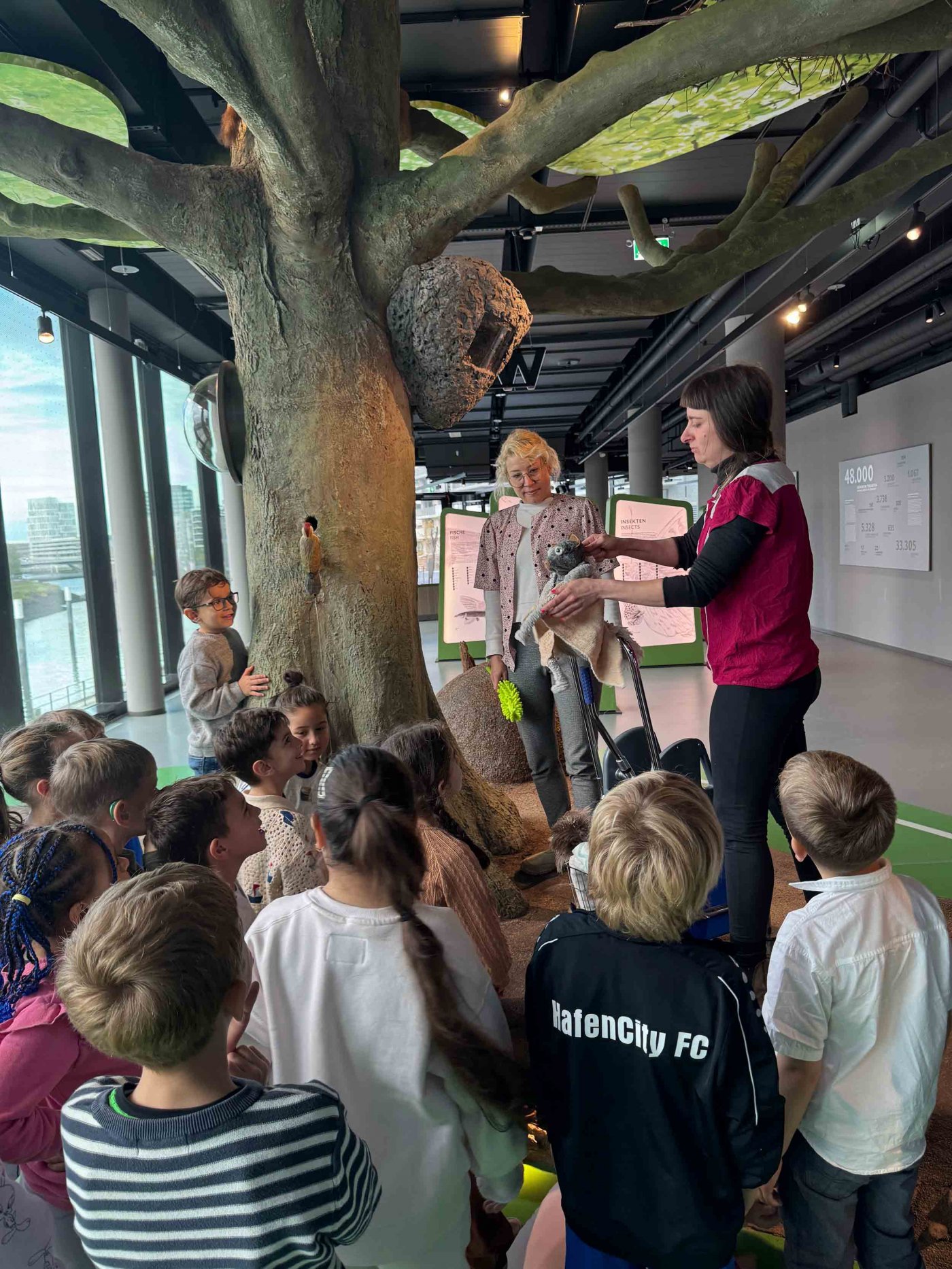 Klettert der Schacks auf Bäume? Das erfahrt ihr beim Naturtheater in der Botschaft der Wildtiere.