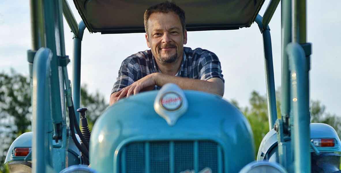 Jan Haft auf seinem Traktor